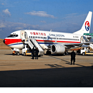 河东机场货运航空快运业稳步发展的原因是什么？